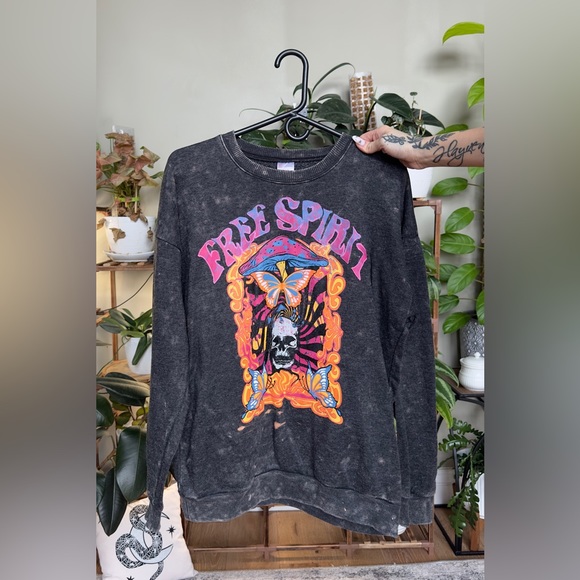 Women’s tops - Picture 2 of 3